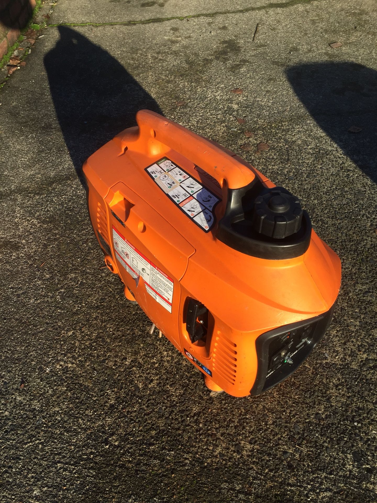 Generac ix2000 inverter generator 2000 watt (2200 peak) for Sale in