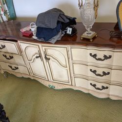 Dresser