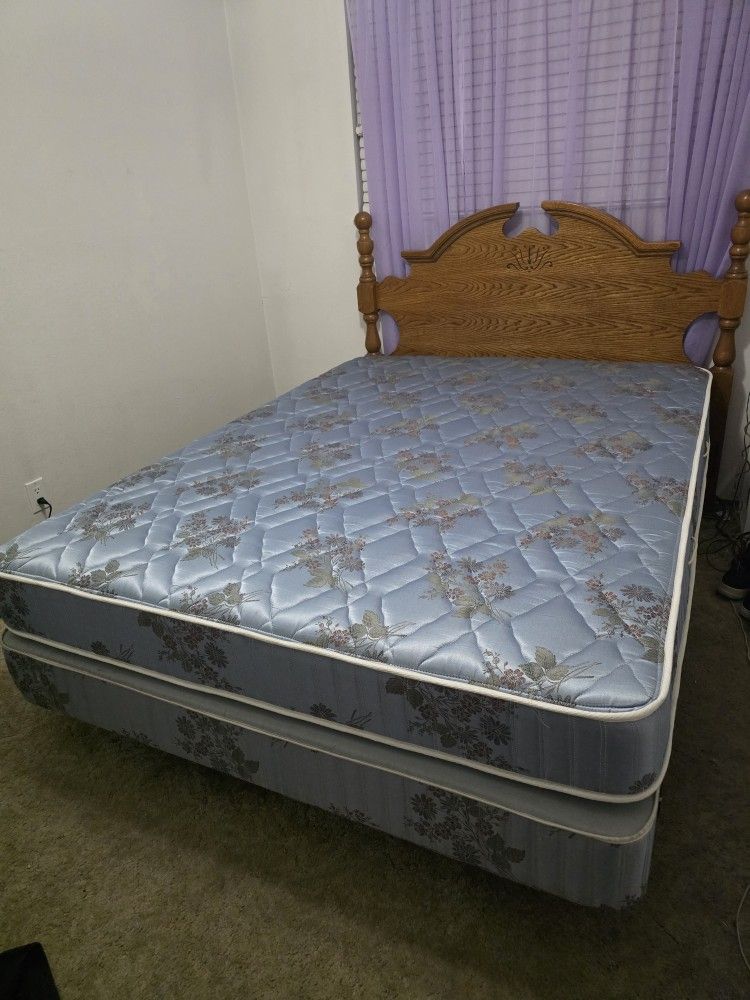 QUEEN BED