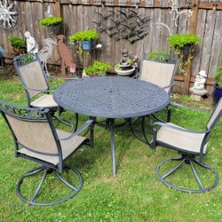 Outdoor Cast Aluminum Hampton Bay Patio Table With 4 Swivel Chairs