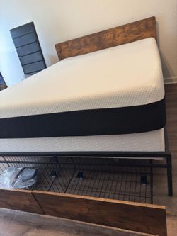 Queen bed with mattress