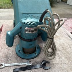 Makita Fixed Base Router Kit-3608B —Clean—W/Case, Collet Wrench, Bits, 8’ Cord