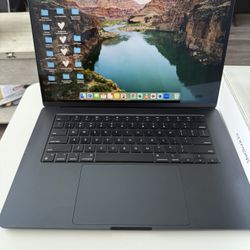 MacBook Air M2 15”