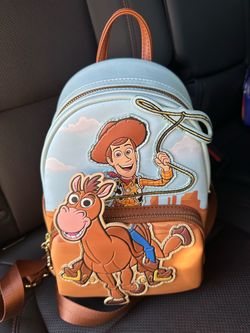 Woody loungefly