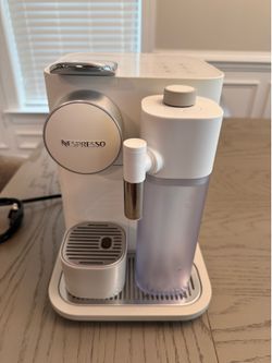 Nespresso Gran Lattissima by De'Longhi