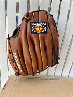 Softball glove