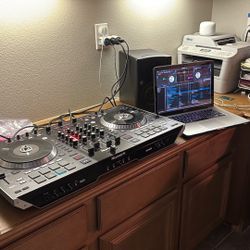 Newmark NS7ll DJ Controller In Great Condition. 