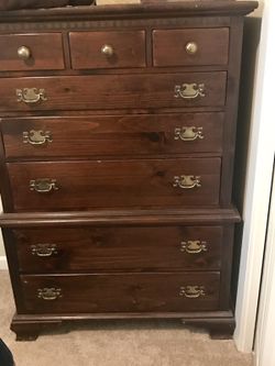 Ethan Allen 8 drawer dresser like New