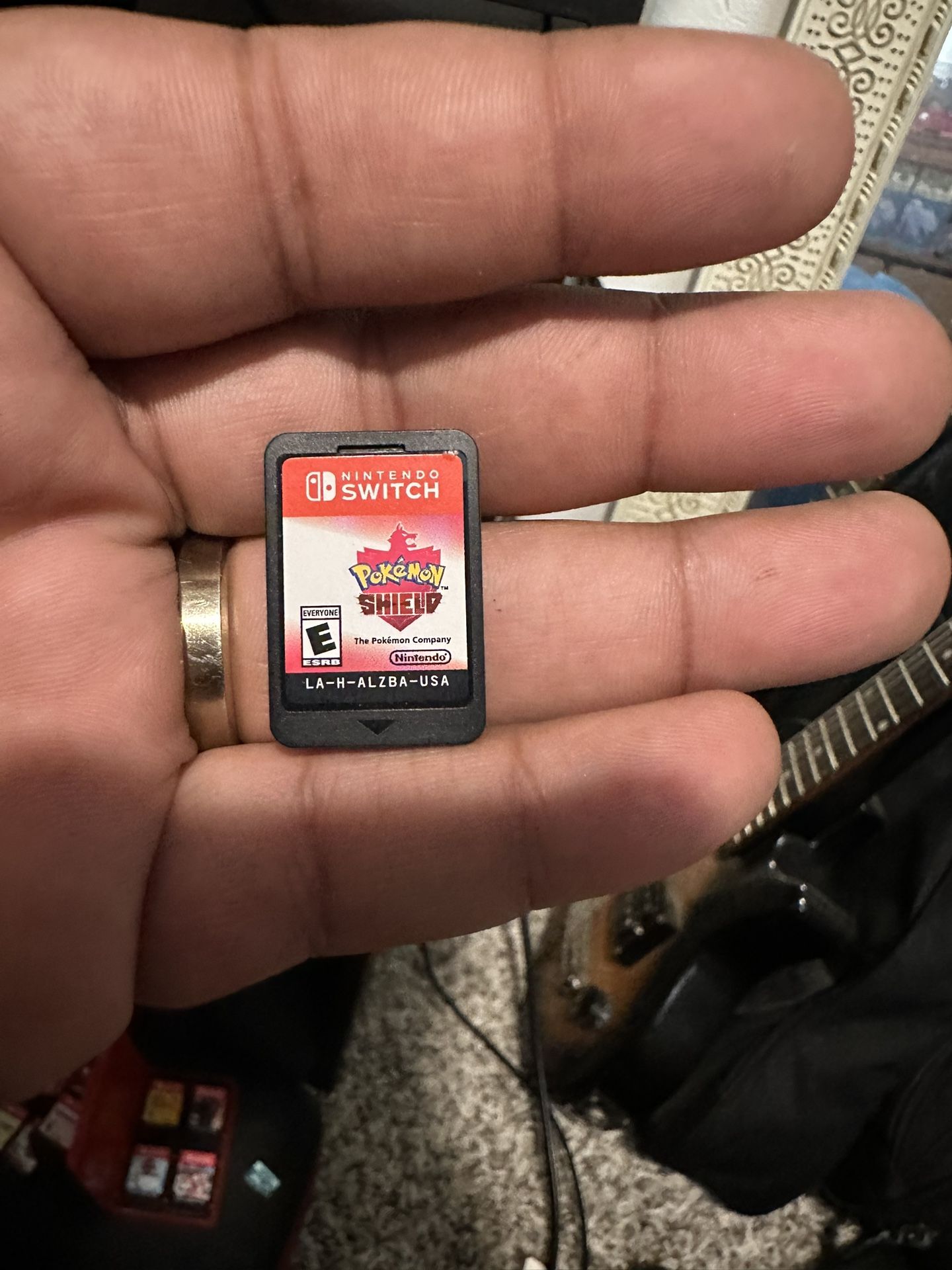 Pokemon Shield Nintendo Switch Game Cartridge