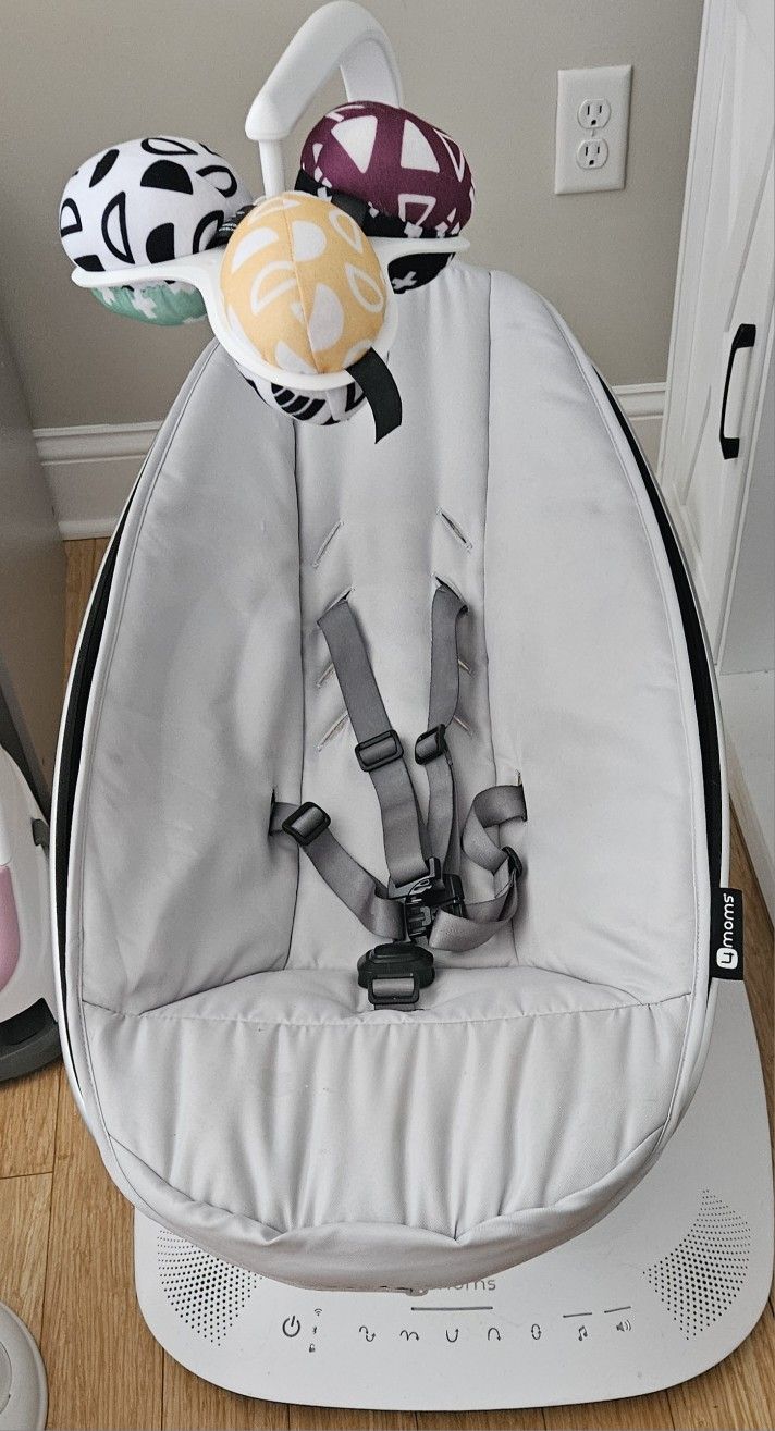 MamaRoo Swing (Newer Model, No Recall!)