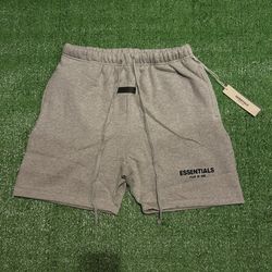 Essentials Shorts 