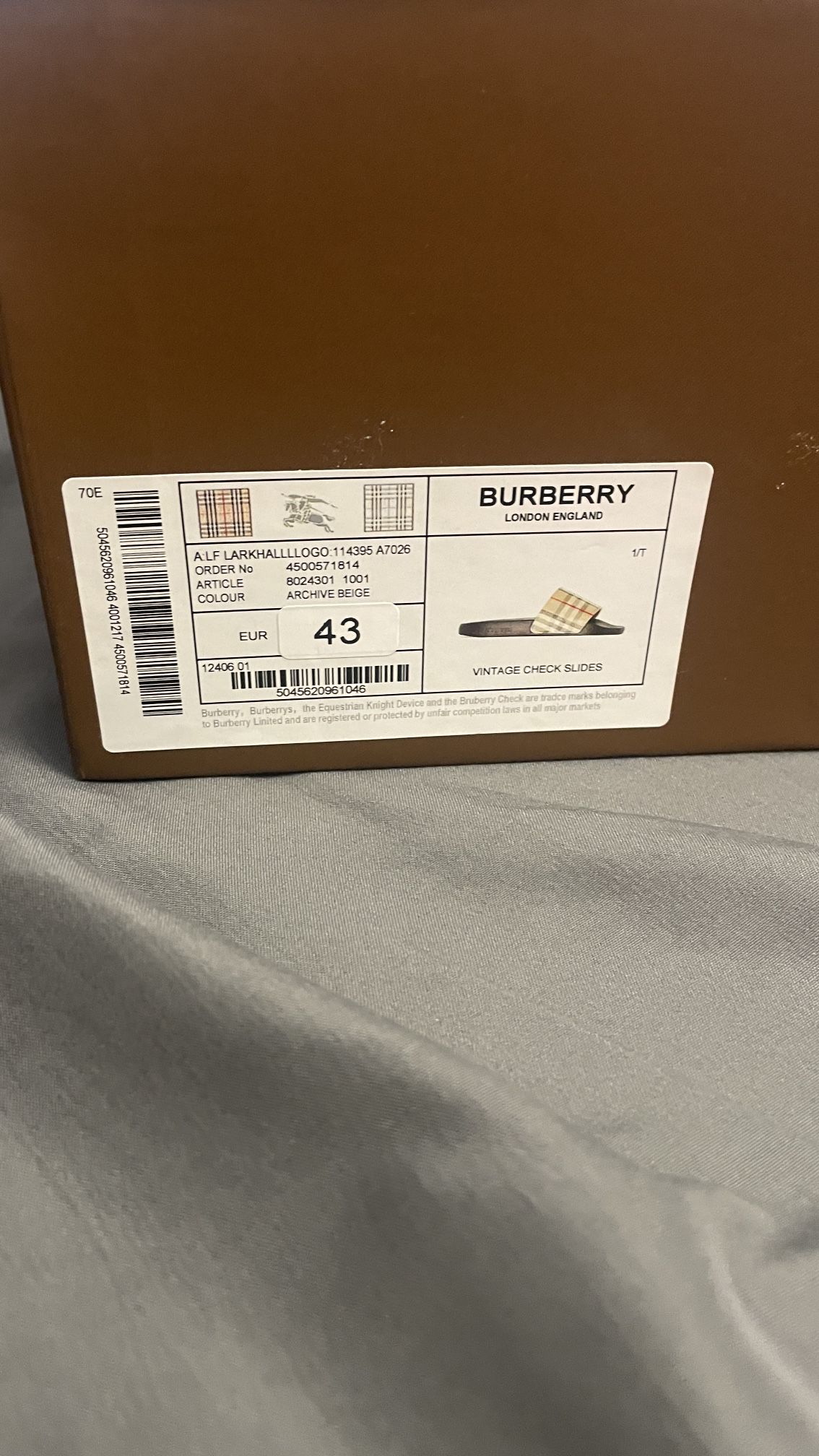 Size 9 Vintage Check Burberry Slides