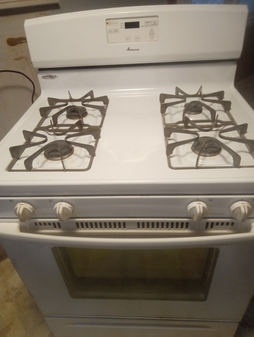 Amana Stove. Propane Or Natural Gas 