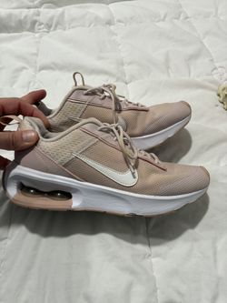 Women’s Nike Sz 7.5