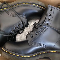 Dr. Martens Women’s