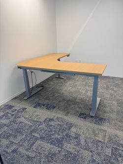 2022 model Herman Miller Motia ®️ L shape electric standing desk
