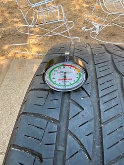 Single Tire KELLY EDGE TOURING A/S 255/65R18. Has 2 Patches