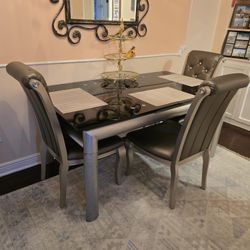 Designed Dining Table With 4 Chairs. Excellent Condition