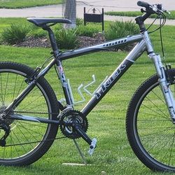 TREK SL 4600 ALL TERRAIN BIKE - MEDIUM FRAME - TUNED