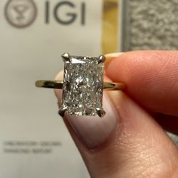 Radiant Cut Lab Grown Diamond Ring 
