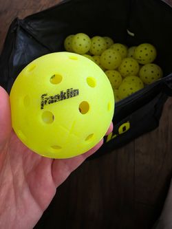 Slightly used Franklin x40 pickleballs