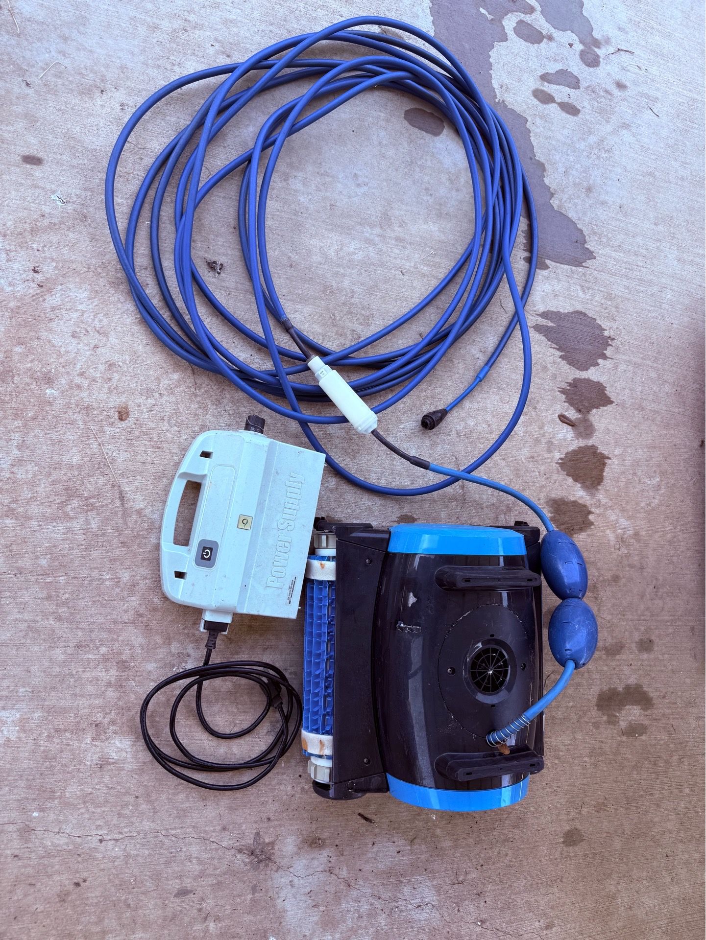 Dolphin Nautilus Automatic Robotic Pool Cleaner