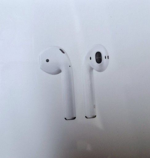 Apple AirPods (2nd Gen) Wireless Ear Buds - NEW