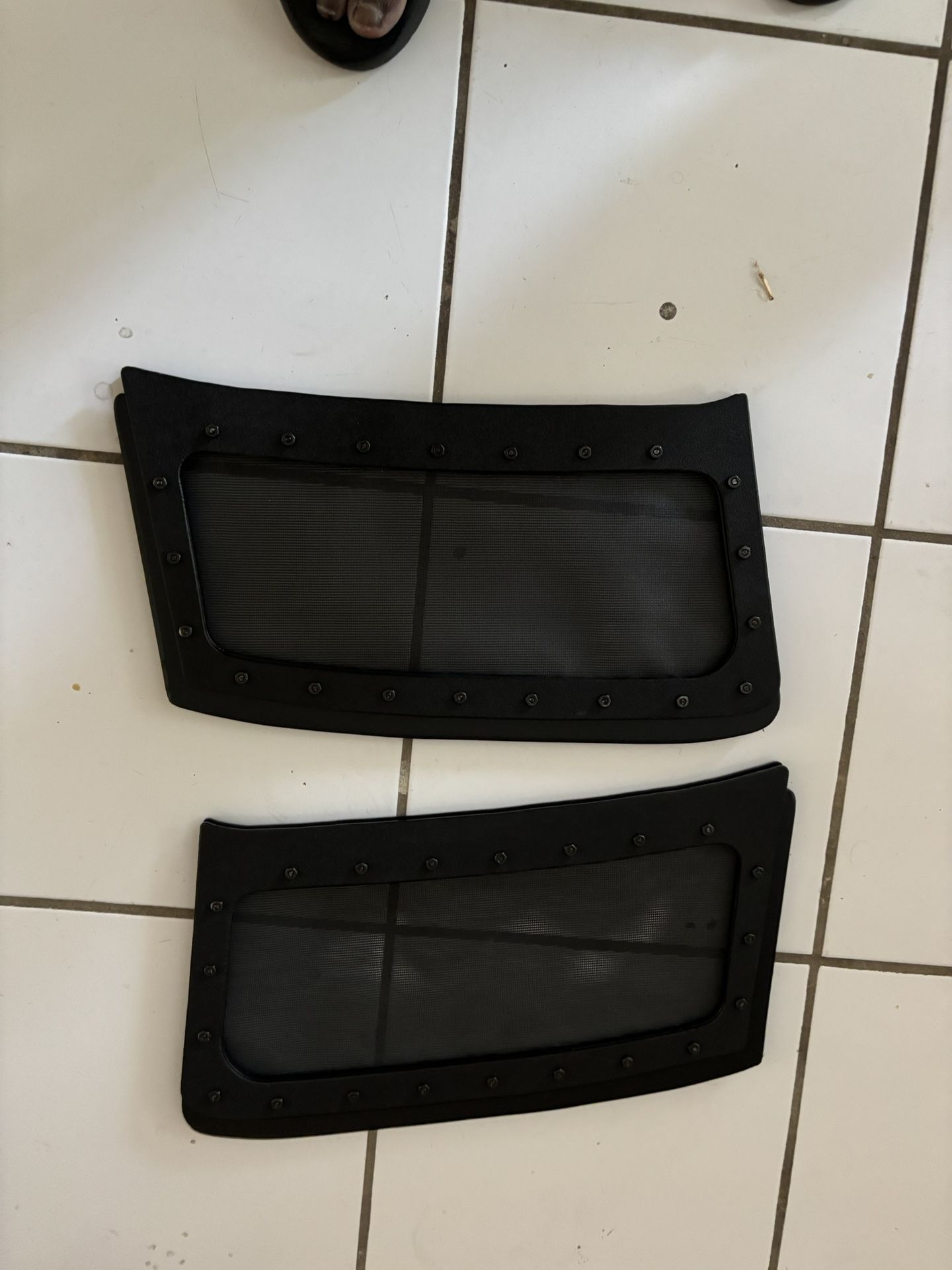 Ford Transit Vent Windows W