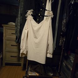 Plus Size Clothing New And Hatdly Used