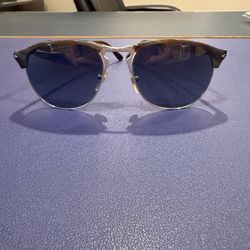 Personal Polarized Elite