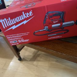 Milwaukee M18 MIS Cordless 2-Speed Grease Gun