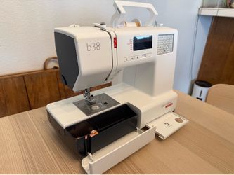 Sewing machine, Bernette b38, only 1/3 of retail price