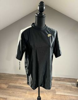 NWT XS Nike Loose Fit Top - Black White Gold