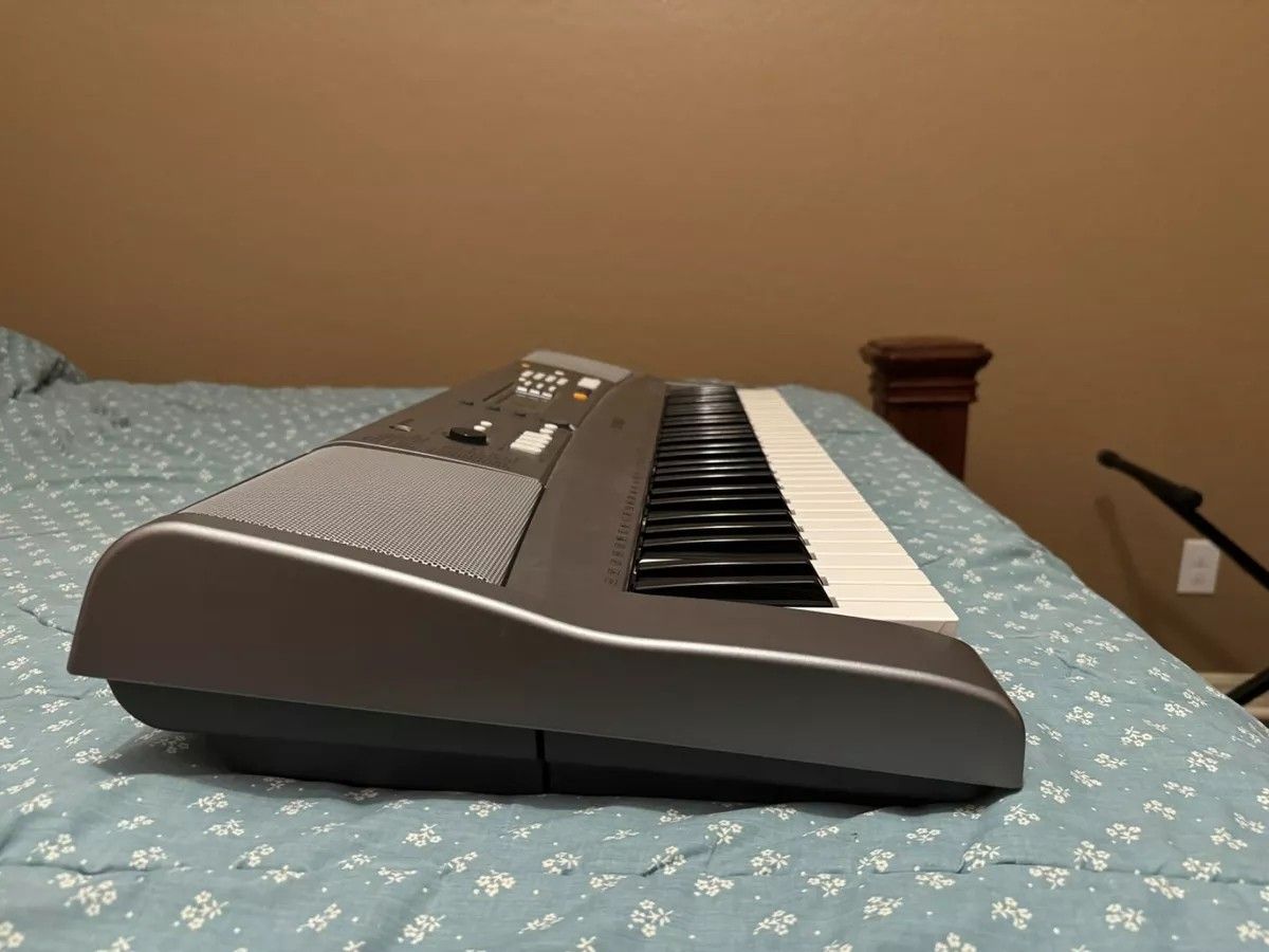 Yamaha YPT 310 61-Key Touch-Sensitive Portable Keyboard