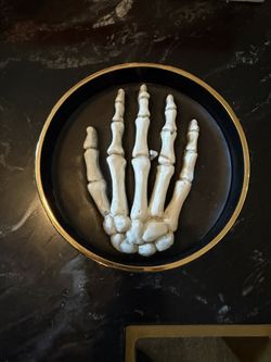 BRAND NEW Skeleton Hand Fluted Candle Black/Gold