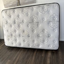 Cama Y Colchón  Full Size 