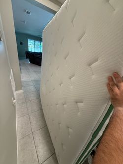 Novilla King size mattress, good as new