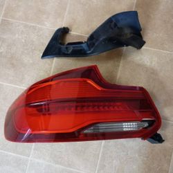 BMW F22 2 Series LCI Damaged Left Tail ight 