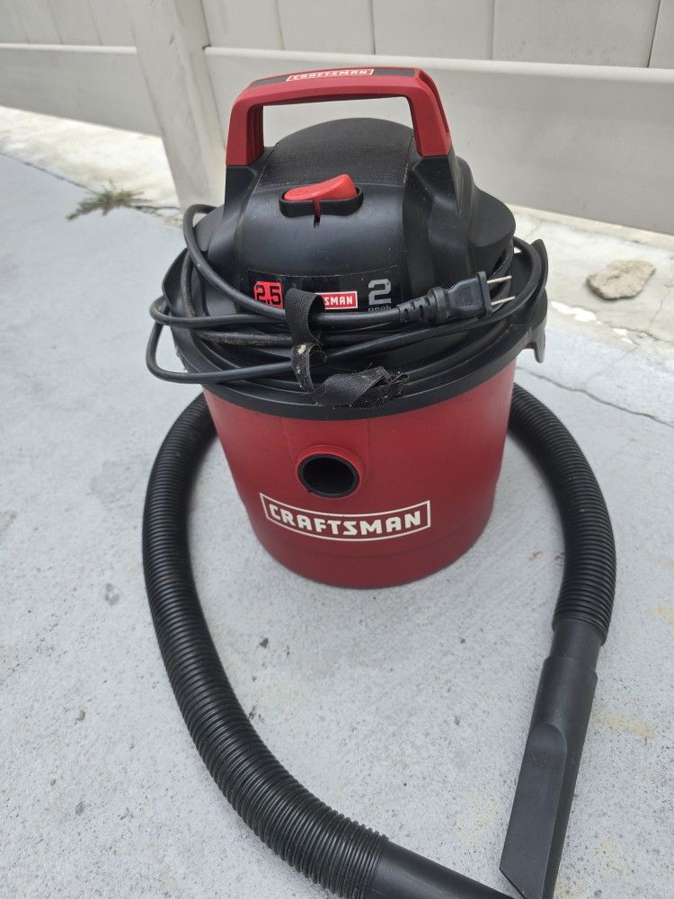 Craftsman Vacuum Cleaner 2.5 Gallon Portable 2.5 Peak HP Wet/Dry