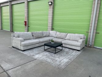 *Free Delivery* Ashley Sectional Couch Sofa