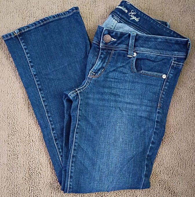Women's American Eagle Size 8S