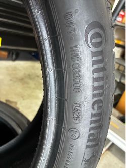 275/35R22 Continental Cross Contact RX set of 2, Like NEW