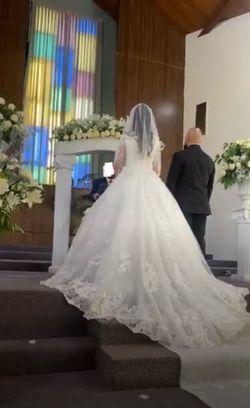 Vintage Princess Lace Ball Gown Wedding Dress – Long Illusion Sleeves & Floral Appliqué