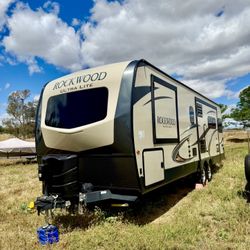 2019 Rockwood Ultra Lite Travel Trailer