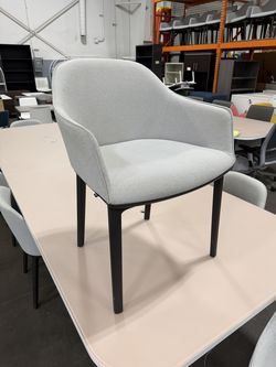 Vitra Softshell Chair, four-legged base