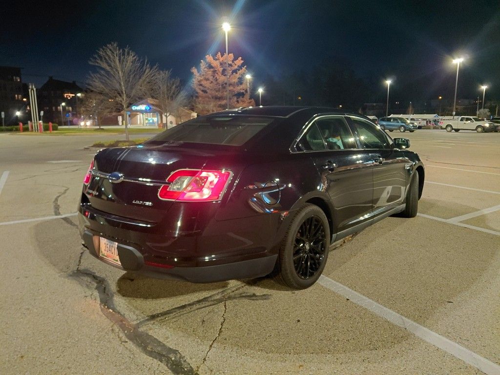 2010 Ford Taurus