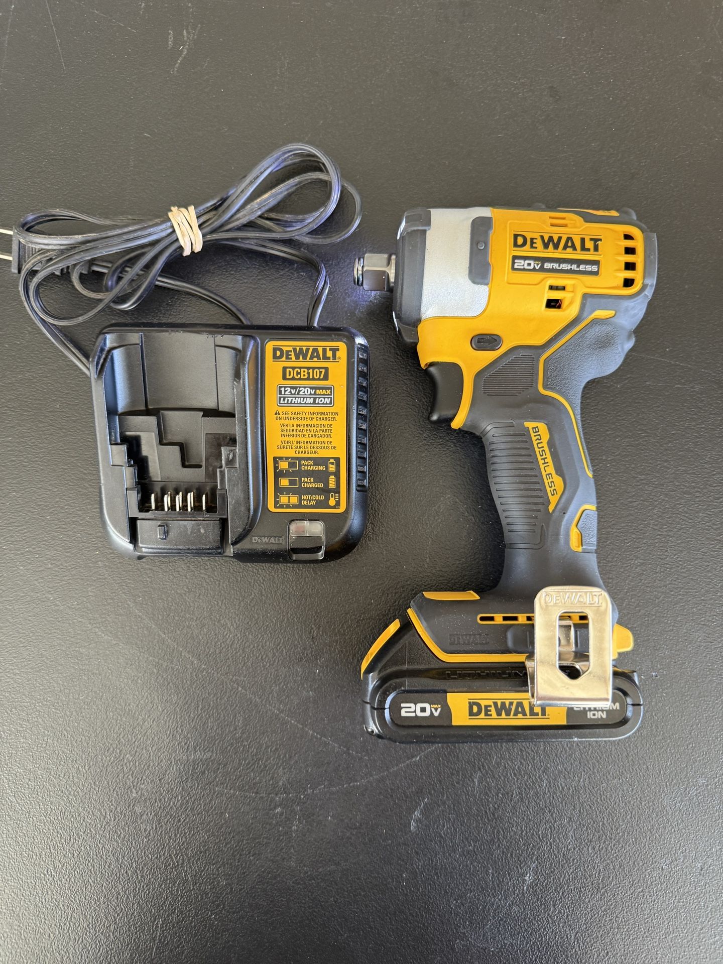 20V MAX Lithium-Ion Cordless Brushless 1/2 in. Impact Wrench with Hog Ring Anvil Kit with 1.7 Ah Battery And Charger