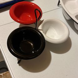 3 Ceramic Bowls With stand