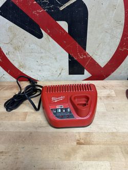 Milwaukee 12v Charger