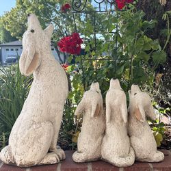 Vintage Coyote’s Family Mother Pups Wolf Cast Resin Lightweight Weathered Cracked Garden Decor State Sculptures Family Yard Art Collecting 